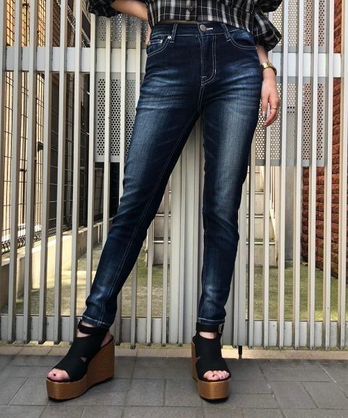 ENVYM(アンビー)の「JUST WAIST SKINNY PT(デニムパンツ・レディース・サックスブルー/ブルー/インディゴブルー/ブラック・SMALL/MEDIUM/X-SMALL)」の10枚目の写真
