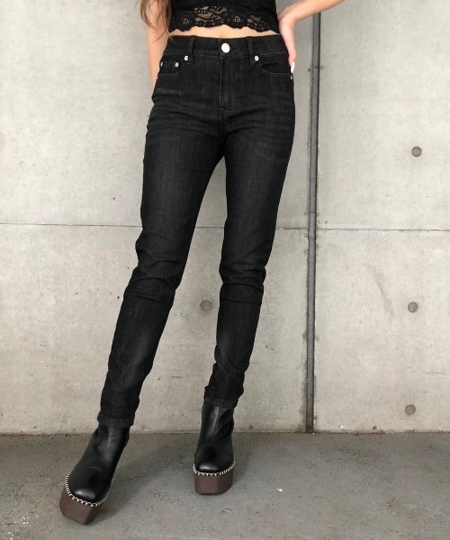 ENVYM(アンビー)の「JUST WAIST SKINNY PT(デニムパンツ・レディース・サックスブルー/ブルー/インディゴブルー/ブラック・SMALL/MEDIUM/X-SMALL)」の15枚目の写真