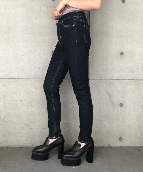 ENVYM(アンビー)の「JUST WAIST SKINNY PT(デニムパンツ・レディース・サックスブルー/ブルー/インディゴブルー/ブラック・SMALL/MEDIUM/X-SMALL)」の12枚目の写真