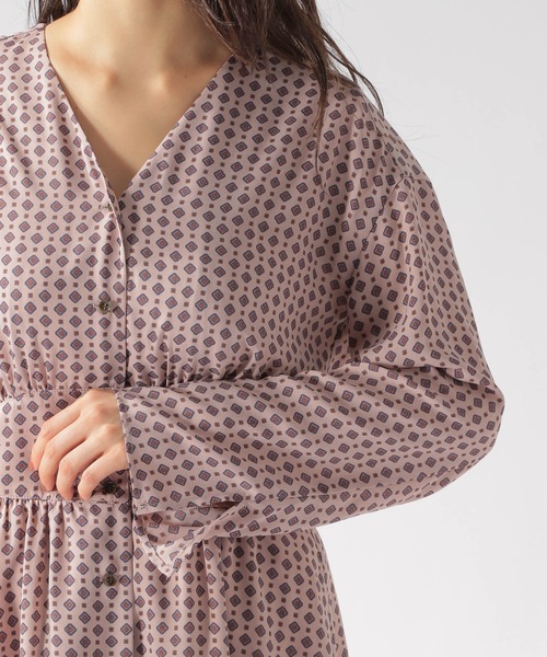 BAYFLOW（ベイフロー）の「ヴィンテージライクワンピース（ワンピース・レディース・ベージュ/ピンク・SMALL/MEDIUM）」の10枚目の写真