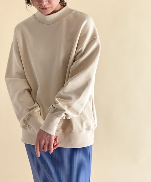 ottilie（オティーリエ）の「モックネック袖口ロゴプルオーバー（スウェット・レディース・アイボリー/オレンジ/ベージュ・FREE）」の2枚目の写真