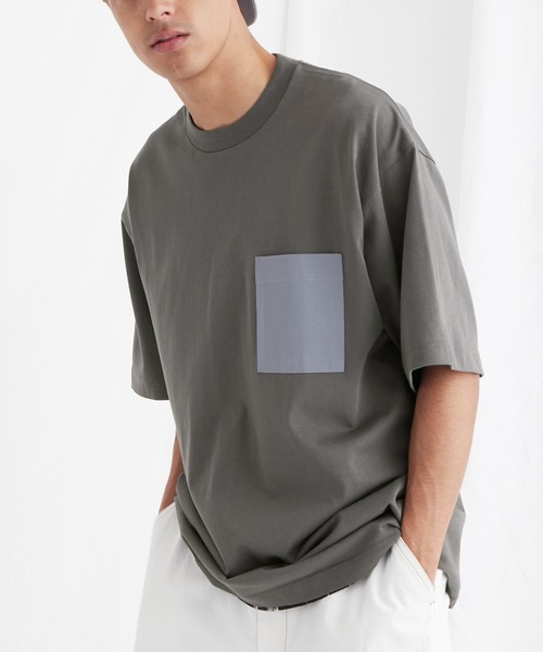 EMMA CLOTHES(エマクローズ)の「配色ポケットハーフスリーブオーバーサイズカットソー【EMMA CLOTHES/エマクローズ】(Tシャツ/カットソー・メンズ・ホワイト/ブルー系その他/チャコール・M/L)」の10枚目の写真