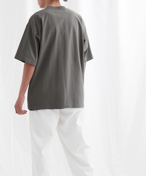 EMMA CLOTHES(エマクローズ)の「配色ポケットハーフスリーブオーバーサイズカットソー【EMMA CLOTHES/エマクローズ】(Tシャツ/カットソー・メンズ・ホワイト/ブルー系その他/チャコール・M/L)」の22枚目の写真