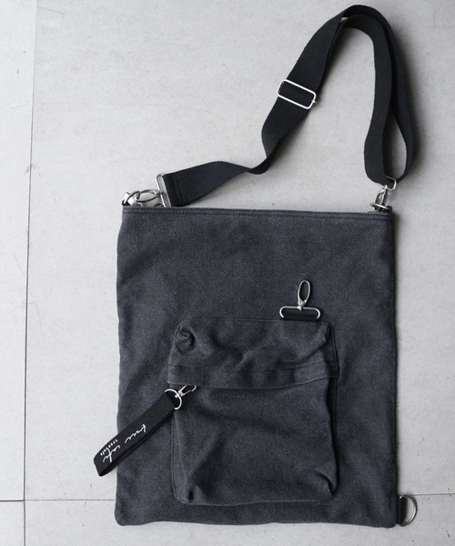 antiqua(アンティカ)の「2wayミリタリー変形リュック(バックパック/リュック・レディース・ブラック/カーキ・FREE)」の4枚目の写真