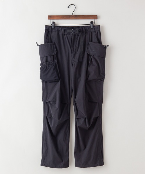 OUTDOOR PRODUCTS APPAREL(アウトドアプロダクツアパレル)の「「着るBAG」シリーズ 7ポケットカーゴパンツ 撥水/ストレッチ機能付き(カーゴパンツ・メンズ・ブラック/ベージュ・MEDIUM/LARGE/SMALL/X-LARGE)」の2枚目の写真