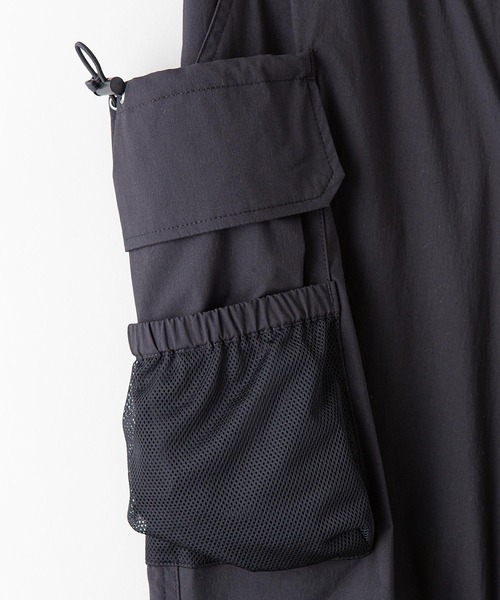 OUTDOOR PRODUCTS APPAREL(アウトドアプロダクツアパレル)の「「着るBAG」シリーズ 7ポケットカーゴパンツ 撥水/ストレッチ機能付き(カーゴパンツ・メンズ・ブラック/ベージュ・MEDIUM/LARGE/SMALL/X-LARGE)」の3枚目の写真