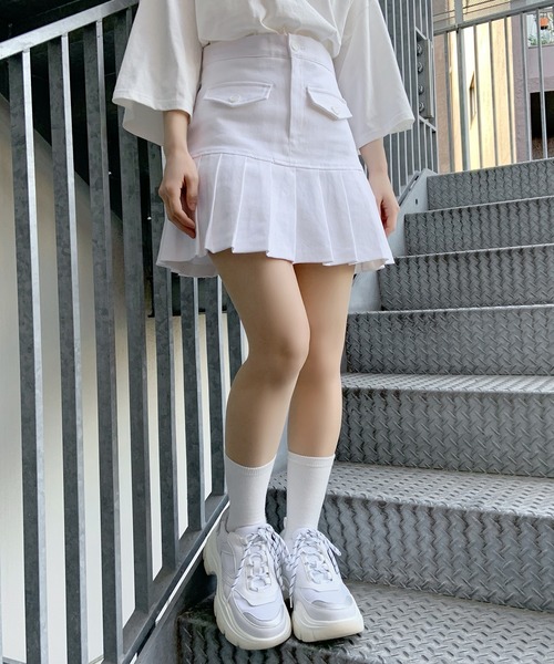 Figments（フィグメンツ）の「トランペットミニスカート（スカート・レディース・オフホワイト/ブラック・MEDIUM/SMALL）」の2枚目の写真