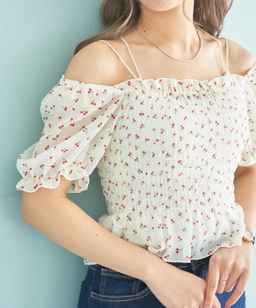 WEGO（ウィゴー）の「WEGO/2WAYシャーリングブラウス（シャツ/ブラウス・レディース・ホワイト/その他2/ブラック/アニマル/マルチ/その他1/その他3/グリーン系その他/その他5/その他4/ブルー系その他2/ベージュ系その他2・FREE）」の11枚目の写真