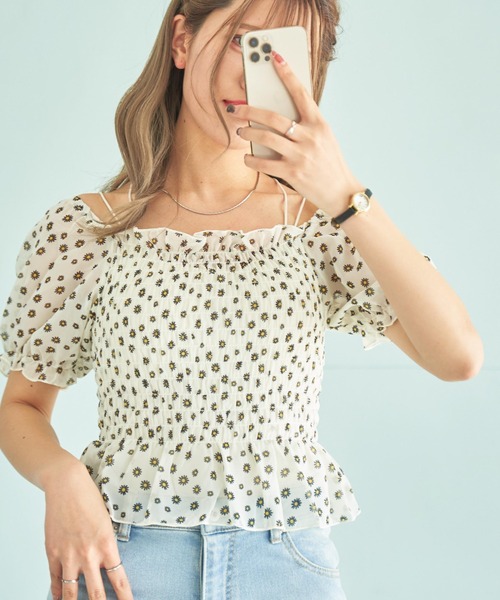 WEGO（ウィゴー）の「WEGO/2WAYシャーリングブラウス（シャツ/ブラウス・レディース・ホワイト/その他2/ブラック/アニマル/マルチ/その他1/その他3/グリーン系その他/その他5/その他4/ブルー系その他2/ベージュ系その他2・FREE）」の12枚目の写真