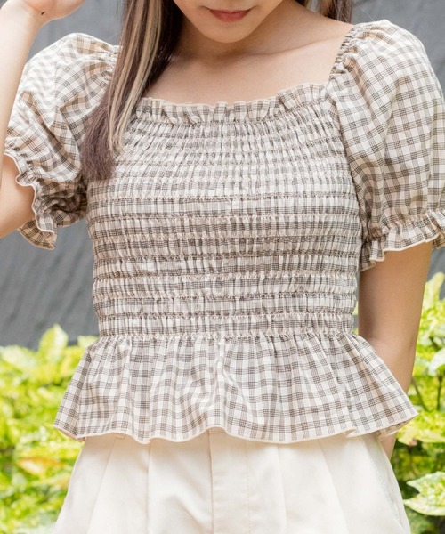 WEGO（ウィゴー）の「WEGO/2WAYシャーリングブラウス（シャツ/ブラウス・レディース・ホワイト/その他2/ブラック/アニマル/マルチ/その他1/その他3/グリーン系その他/その他5/その他4/ブルー系その他2/ベージュ系その他2・FREE）」の5枚目の写真