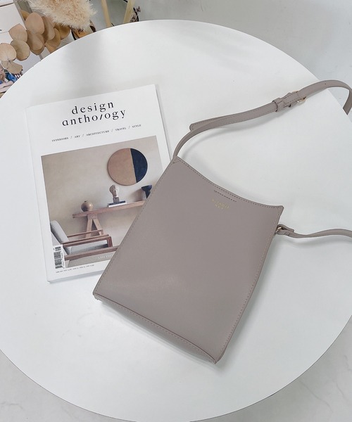 AS KNOW AS plus（アズノゥアズプラス）の「◎シンシア スクエアショルダーバッグ（ショルダーバッグ・レディース・ブラック/パープル/グレー/オレンジ/ブルー/ブラック系その他/ブラウン系その他・FREE）」の4枚目の写真