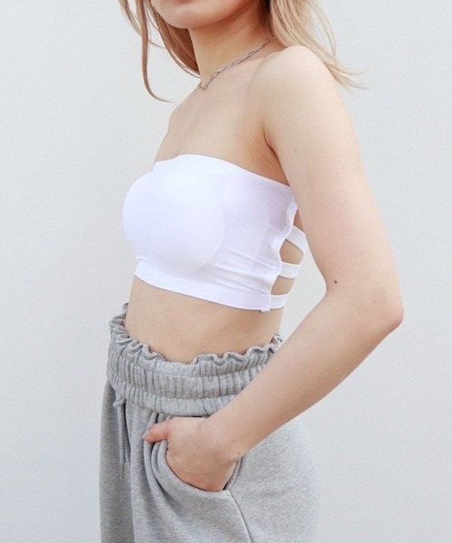 FIG&VIPER（フィグアンドバイパー）の「バッククロスブラTOP（キャミソール・レディース・ホワイト/ブラック・FREE）」の2枚目の写真