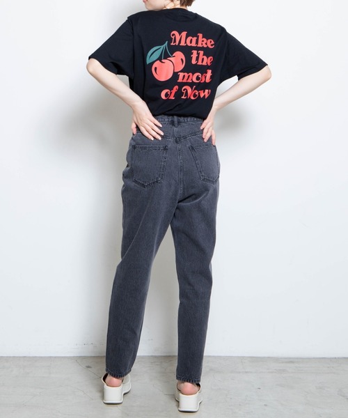 WEGO（ウィゴー）の「WEGO/チェリーバックプリントTシャツ（Tシャツ/カットソー・レディース・ホワイト/ブラック・SMALL/MEDIUM/LARGE）」の6枚目の写真