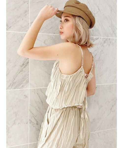 GYDA（ジェイダ）の「BACKレースアップワッシャープリーツロンパース（つなぎ/オールインワン・レディース・ブラック/ベージュ/アイボリー・FREE）」の4枚目の写真