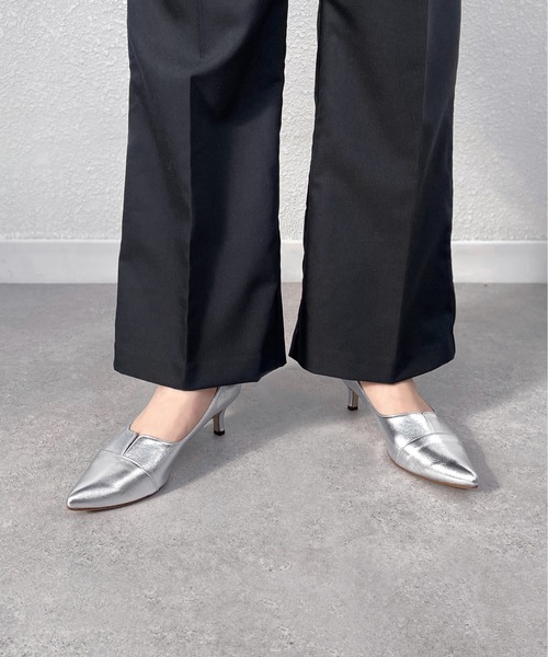 MAMIAN（マミアン）の「ポインテッドトゥ 切替 パンプス (5.0cmヒール)（パンプス・レディース・ブラック/シルバー系その他/ベージュ×ブラック/シルバー/アイボリー/ベージュ系その他/ダークブラウン/グレイッシュベージュ・25.5cm/23.0cm/24.5cm/25.0cm/24.0cm/23.5cm/22.5cm/22.0cm）」の15枚目の写真