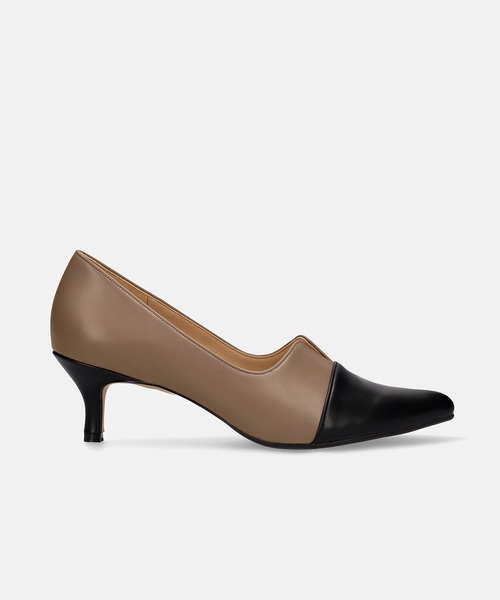 MAMIAN（マミアン）の「ポインテッドトゥ 切替 パンプス (5.0cmヒール)（パンプス・レディース・ブラック/シルバー系その他/ベージュ×ブラック/シルバー/アイボリー/ベージュ系その他/ダークブラウン/グレイッシュベージュ・25.5cm/23.0cm/24.5cm/25.0cm/24.0cm/23.5cm/22.5cm/22.0cm）」の16枚目の写真