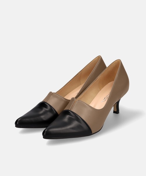 MAMIAN（マミアン）の「ポインテッドトゥ 切替 パンプス (5.0cmヒール)（パンプス・レディース・ブラック/シルバー系その他/ベージュ×ブラック/シルバー/アイボリー/ベージュ系その他/ダークブラウン/グレイッシュベージュ・25.5cm/23.0cm/24.5cm/25.0cm/24.0cm/23.5cm/22.5cm/22.0cm）」の17枚目の写真