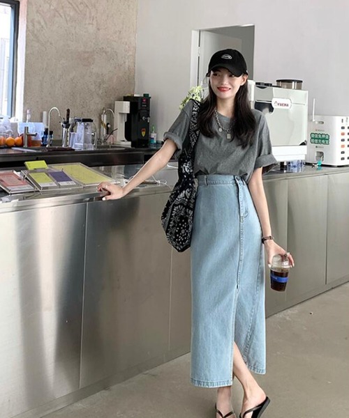 Bifrost（ビフレスト）の「デニムスリットマキシスカート（スカート・レディース・ライトブルー/ダークブルー・M/L）」の9枚目の写真