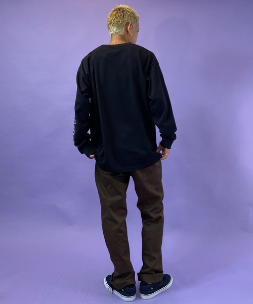 NEW ERA(ニューエラ)の「NEW ERA/ニューエラ ルーズシルエット スリーブロゴロンT 12855357(Tシャツ/カットソー・メンズ・ブラック・M/XL/L)」の5枚目の写真