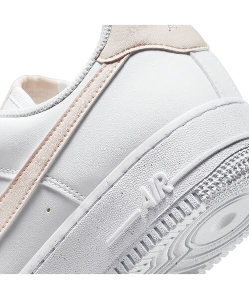 NIKE（ナイキ）の「ナイキ エア フォース 1 '07 ネクスト ネイチャー ウィメンズシューズ / Nike Air Force 1 '07 Next Nature Women's Shoes＜22-29cm 展開＞（スニーカー・レディース・ホワイト/ホワイト系その他2/ホワイト系その他3/ホワイト系その他4/クリーム/ホワイト系その他5/ホワイト系その他6・28.5/29/28/27/23.5/23/24.5/25/25.5/26.5/22/26/24/22.5/27.5）」の12枚目の写真