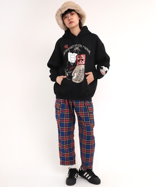 RNA（アールエヌエー）の「M1791 ガレージボクサープリントパーカー（パーカー・レディース・ブラック/モスグリーン/ラベンダー・MEDIUM）」の21枚目の写真