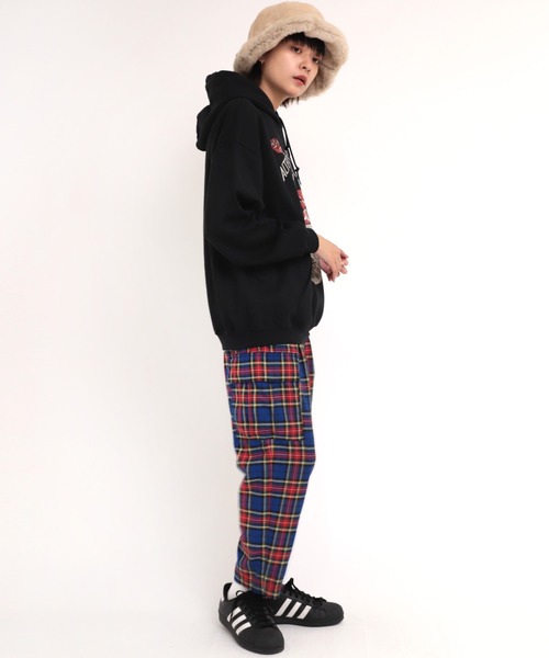 RNA（アールエヌエー）の「M1791 ガレージボクサープリントパーカー（パーカー・レディース・ブラック/モスグリーン/ラベンダー・MEDIUM）」の22枚目の写真