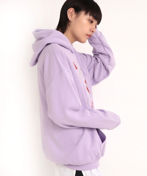 RNA（アールエヌエー）の「M1791 ガレージボクサープリントパーカー（パーカー・レディース・ブラック/モスグリーン/ラベンダー・MEDIUM）」の5枚目の写真