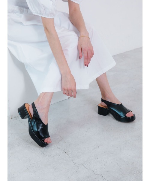 Ayla（アイラ）の「platform sandals（サンダル・レディース・ブラウン/ブラック・23/23.5/24/24.5/25）」の2枚目の写真