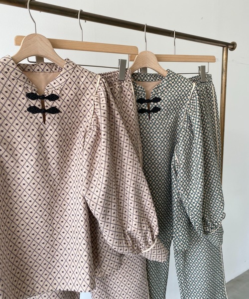 idem（イデム）の「【ZOZOTOWN限定】geometric china volume blouse/ジオメトリックチャイナボリュームブラウス（シャツ/ブラウス・レディース・ベージュ/グリーン・FREE）」の22枚目の写真