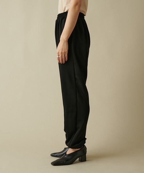 Omekashi（オメカシ）の「ジャージジョガーパンツ（スウェットパンツ・レディース・ブラック/アイボリー/オフホワイト・FREE）」の4枚目の写真