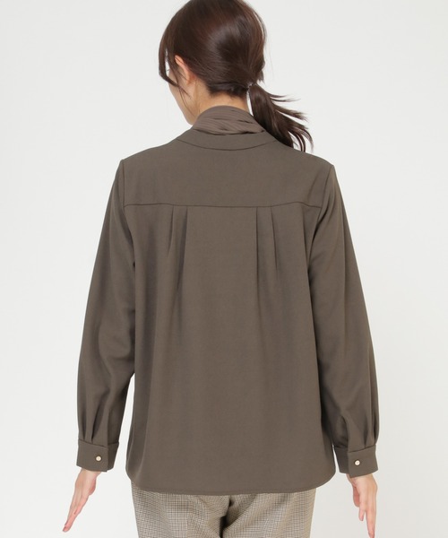 ikka(イッカ)の「プリーツタイ付きブラウス(シャツ/ブラウス・レディース・オフホワイト/チャコールグレー・M/L)」の9枚目の写真