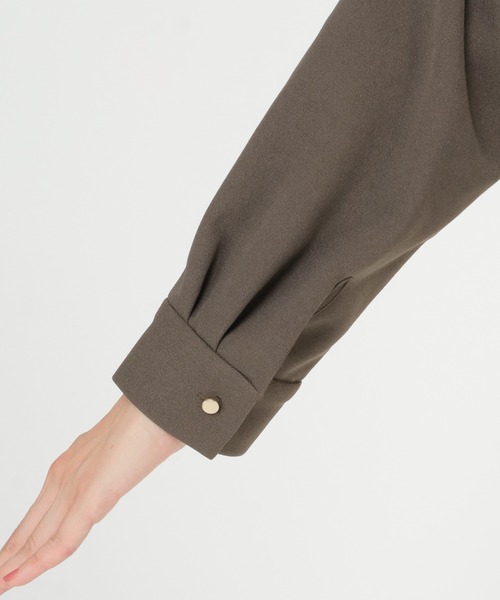 ikka(イッカ)の「プリーツタイ付きブラウス(シャツ/ブラウス・レディース・オフホワイト/チャコールグレー・M/L)」の11枚目の写真