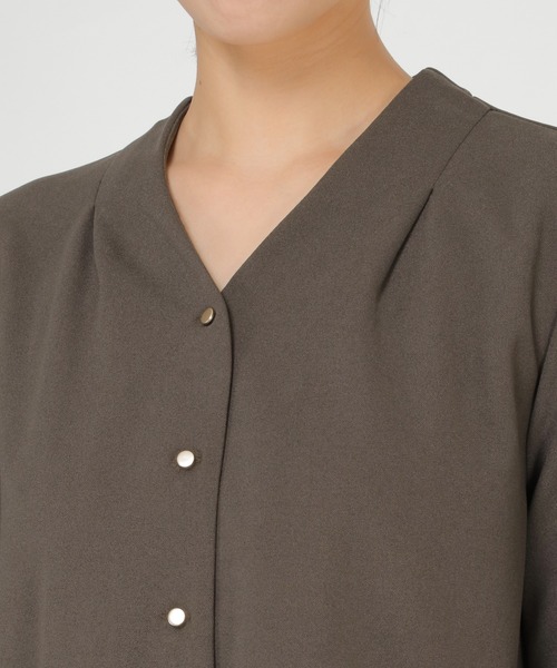 ikka(イッカ)の「プリーツタイ付きブラウス(シャツ/ブラウス・レディース・オフホワイト/チャコールグレー・M/L)」の14枚目の写真