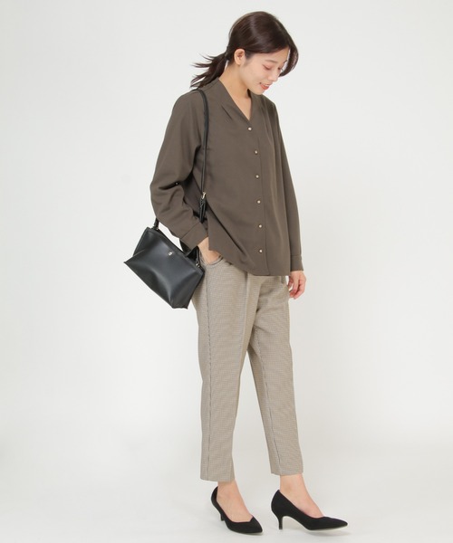 ikka(イッカ)の「プリーツタイ付きブラウス(シャツ/ブラウス・レディース・オフホワイト/チャコールグレー・M/L)」の4枚目の写真