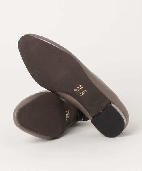 神戸シューズ（コウベシューズ）の「arucco   セミスクエア甲深パンプス（パンプス・レディース・グレー/ブラウン/ブラック・24.5/23/23.5/22.5/24）」の4枚目の写真