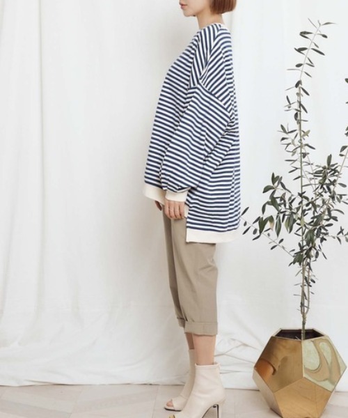 Chaco closet（チャコ クローゼット）の「バルーンスリーブオーバーサイズボーダースウェット（スウェット・レディース・ブルー/ベージュ/ブラック・FREE）」の5枚目の写真