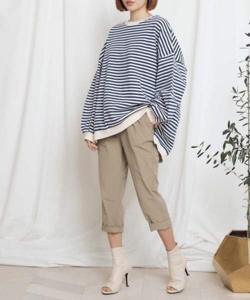 Chaco closet（チャコ クローゼット）の「バルーンスリーブオーバーサイズボーダースウェット（スウェット・レディース・ブルー/ベージュ/ブラック・FREE）」の6枚目の写真