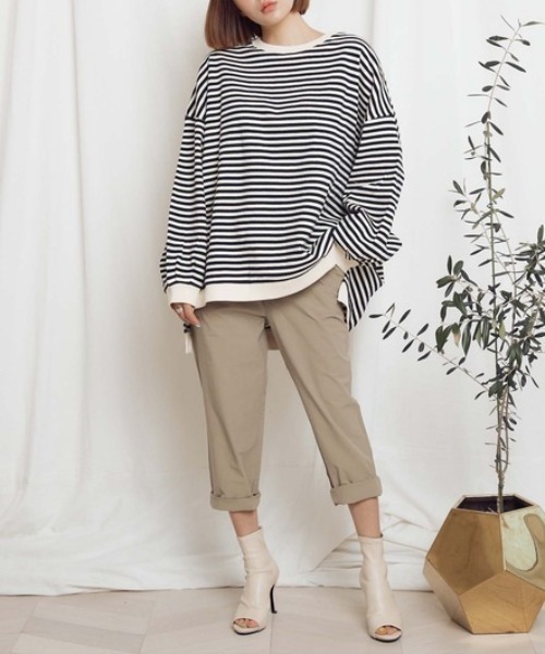 Chaco closet（チャコ クローゼット）の「バルーンスリーブオーバーサイズボーダースウェット（スウェット・レディース・ブルー/ベージュ/ブラック・FREE）」の9枚目の写真