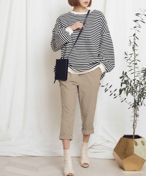 Chaco closet（チャコ クローゼット）の「バルーンスリーブオーバーサイズボーダースウェット（スウェット・レディース・ブルー/ベージュ/ブラック・FREE）」の10枚目の写真