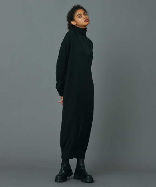 N.O.R.C（ノーク）の「ディープＶネックニットワンピース（ワンピース・レディース・ライトグレー/ブラック/トップグレー/ブラウン・S/M）」の9枚目の写真