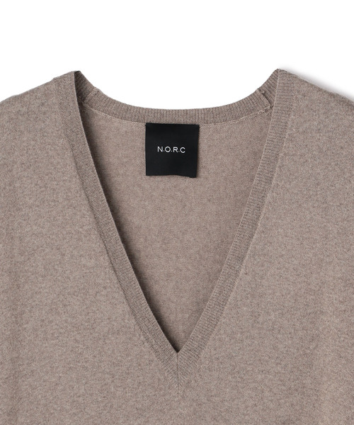 N.O.R.C（ノーク）の「ディープＶネックニットワンピース（ワンピース・レディース・ライトグレー/ブラック/トップグレー/ブラウン・S/M）」の12枚目の写真