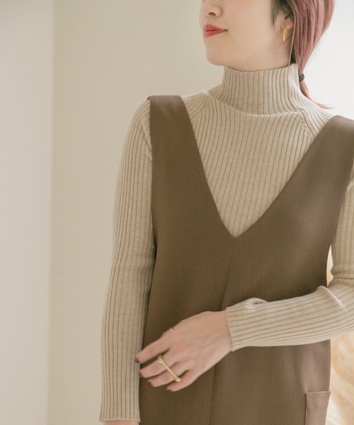 ITEMS URBANRESEARCH（アイテムズ アーバンリサーチ）の「モチモチハイネックリブニット（ニット/セーター・レディース・チャコールグレー/ベージュ/グレー/ブルー/グリーン・FREE）」の11枚目の写真