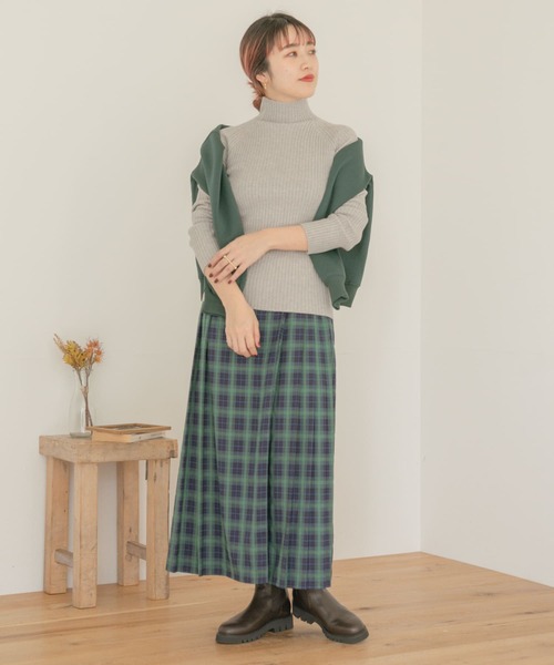 ITEMS URBANRESEARCH（アイテムズ アーバンリサーチ）の「モチモチハイネックリブニット（ニット/セーター・レディース・チャコールグレー/ベージュ/グレー/ブルー/グリーン・FREE）」の14枚目の写真