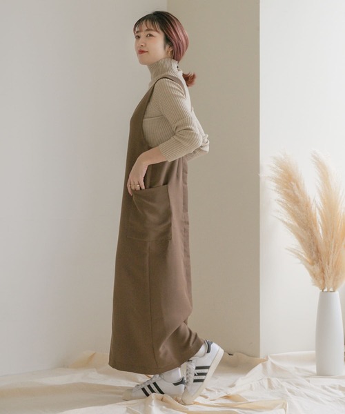 ITEMS URBANRESEARCH（アイテムズ アーバンリサーチ）の「モチモチハイネックリブニット（ニット/セーター・レディース・チャコールグレー/ベージュ/グレー/ブルー/グリーン・FREE）」の15枚目の写真