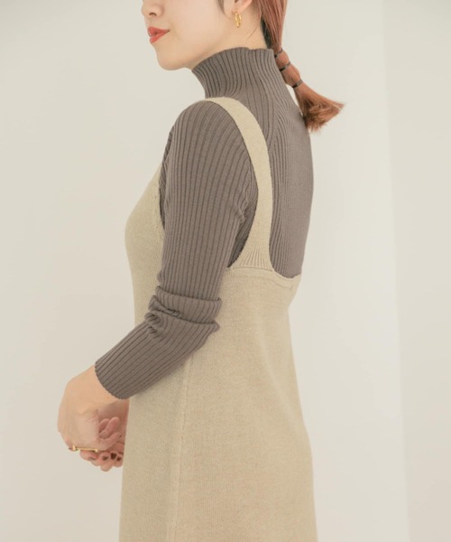 ITEMS URBANRESEARCH（アイテムズ アーバンリサーチ）の「モチモチハイネックリブニット（ニット/セーター・レディース・チャコールグレー/ベージュ/グレー/ブルー/グリーン・FREE）」の21枚目の写真