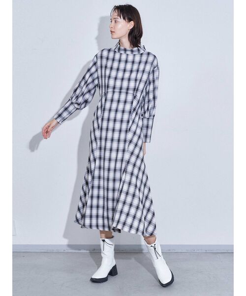 ELENDEEK（エレンディーク）の「チェックフレアワンピース（ワンピース・レディース・ブラック/グリーン・02/01）」の4枚目の写真