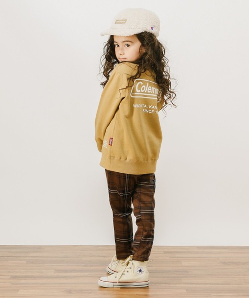 COLEMAN（コールマン）の「[KIDS]【Coleman(コールマン)】別注ロゴプリントスウェット（スウェット・キッズ・カーキ/マスタード・110cm/120cm/130cm/140cm）」の3枚目の写真