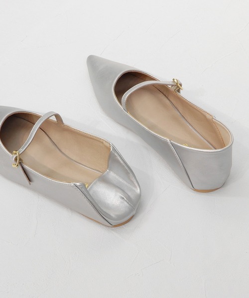 alala（アララ）の「メリージェーンポインテッドフラット（パンプス・レディース・シルバー/ブラック/ゴールド/ベージュ/カーキ・M/LL/S/L）」の16枚目の写真