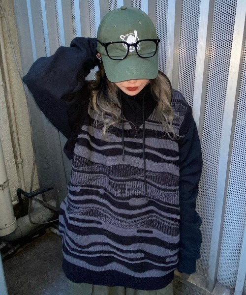 XU（エックスユー）の「【XU/エックスユー】oversized pattern knit vest/オーバーサイズ Vネックニットベスト 総柄ニットベスト ボーダー（ベスト・メンズ・ホワイト/ブラック・ONE SIZE）」の16枚目の写真