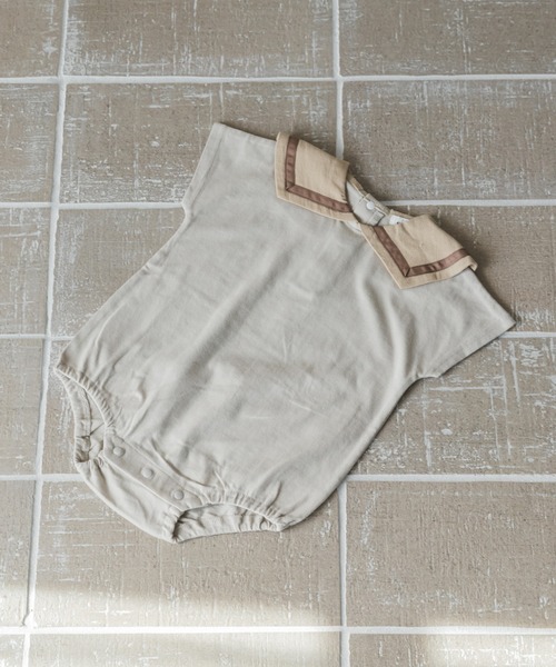 pairmanon（ペアマノン）の「【なめらか肌触り】【かぞくおそろい】【ベビー】セーラーカラー 半袖ロンパース（ロンパース・キッズ・アイボリー/ブルー系その他3/ブラック/モカ/グレイッシュベージュ/ライトベージュ/ピンク・70/80）」の5枚目の写真